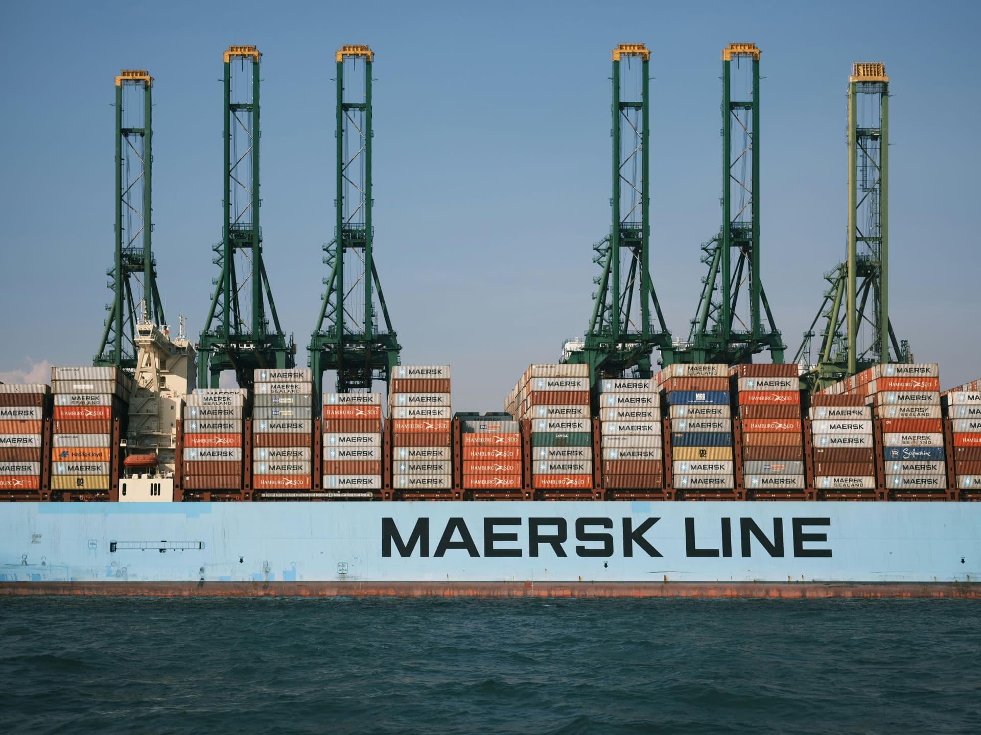 South African Business Sentiment Weakens Amid U.S. Trade Tensions