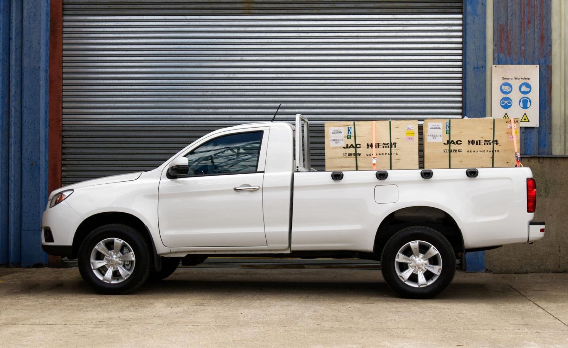 AC unveils T6 single-cab bakkie