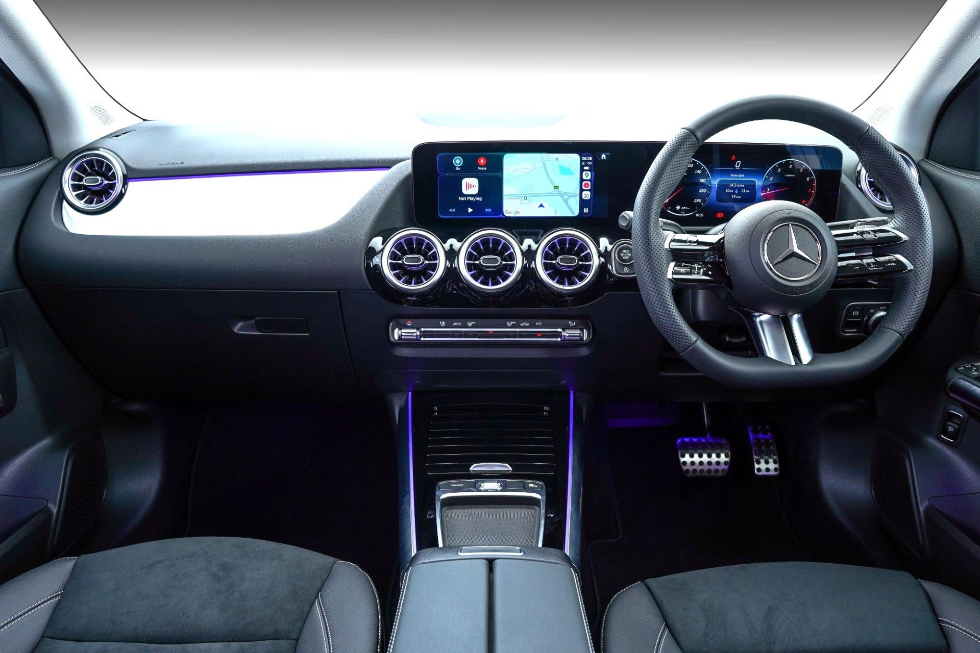 mercedes-benz-launches-gla-night-edition-1