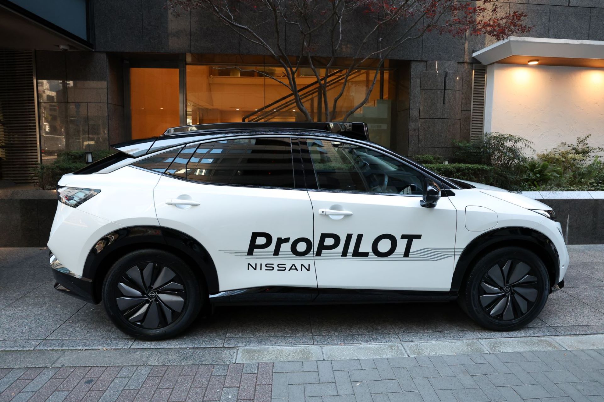 nissan-wayve-ai